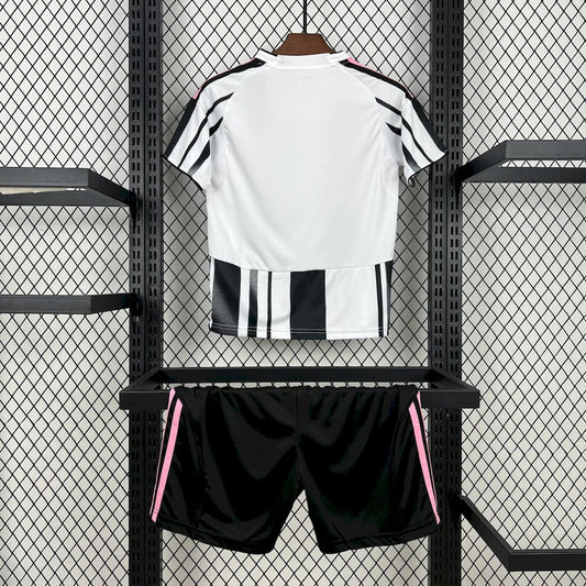 Kit Bambino/Ragazzo Juventus Prima 25/26