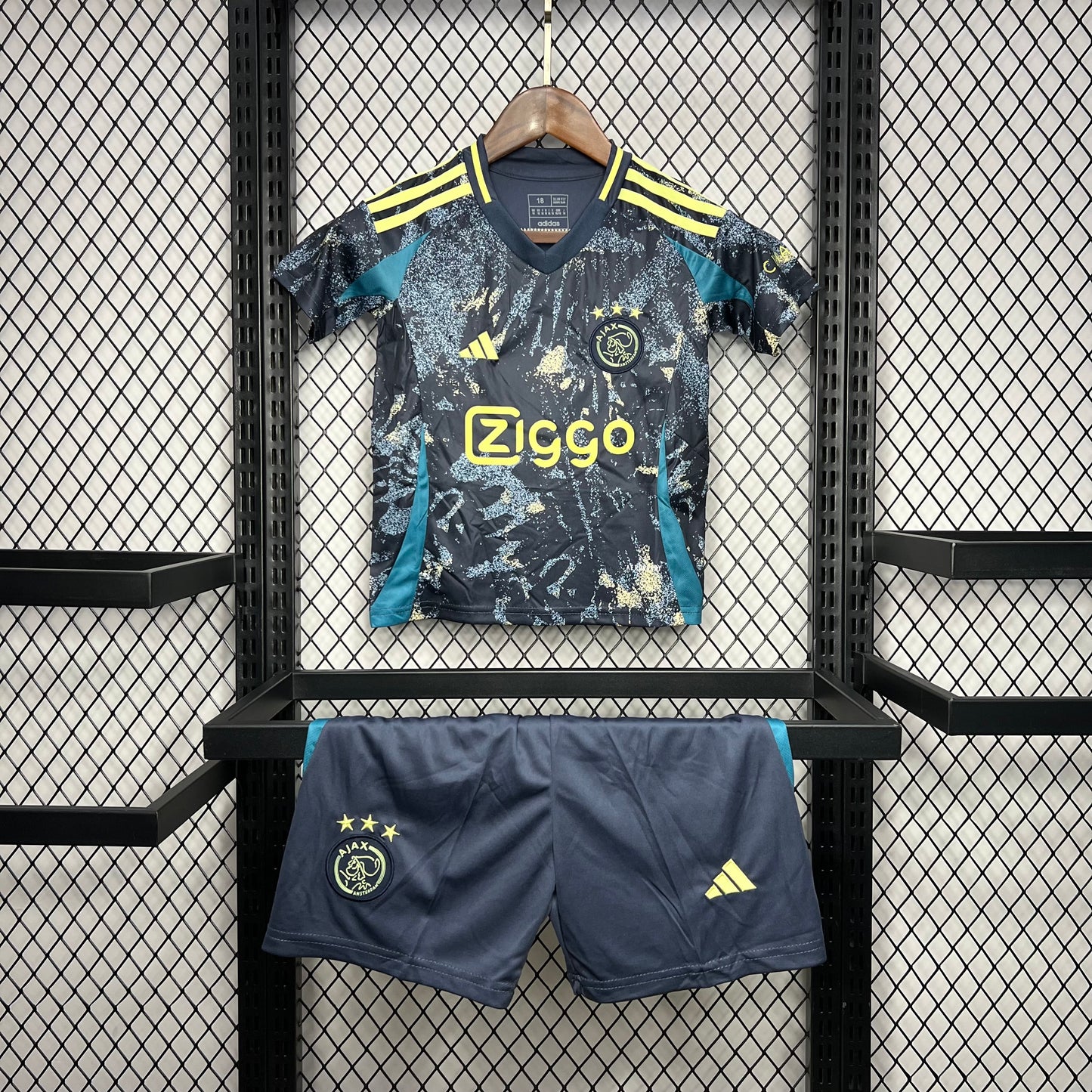 Kit Bambino/Ragazzo Ajax Seconda 23/24