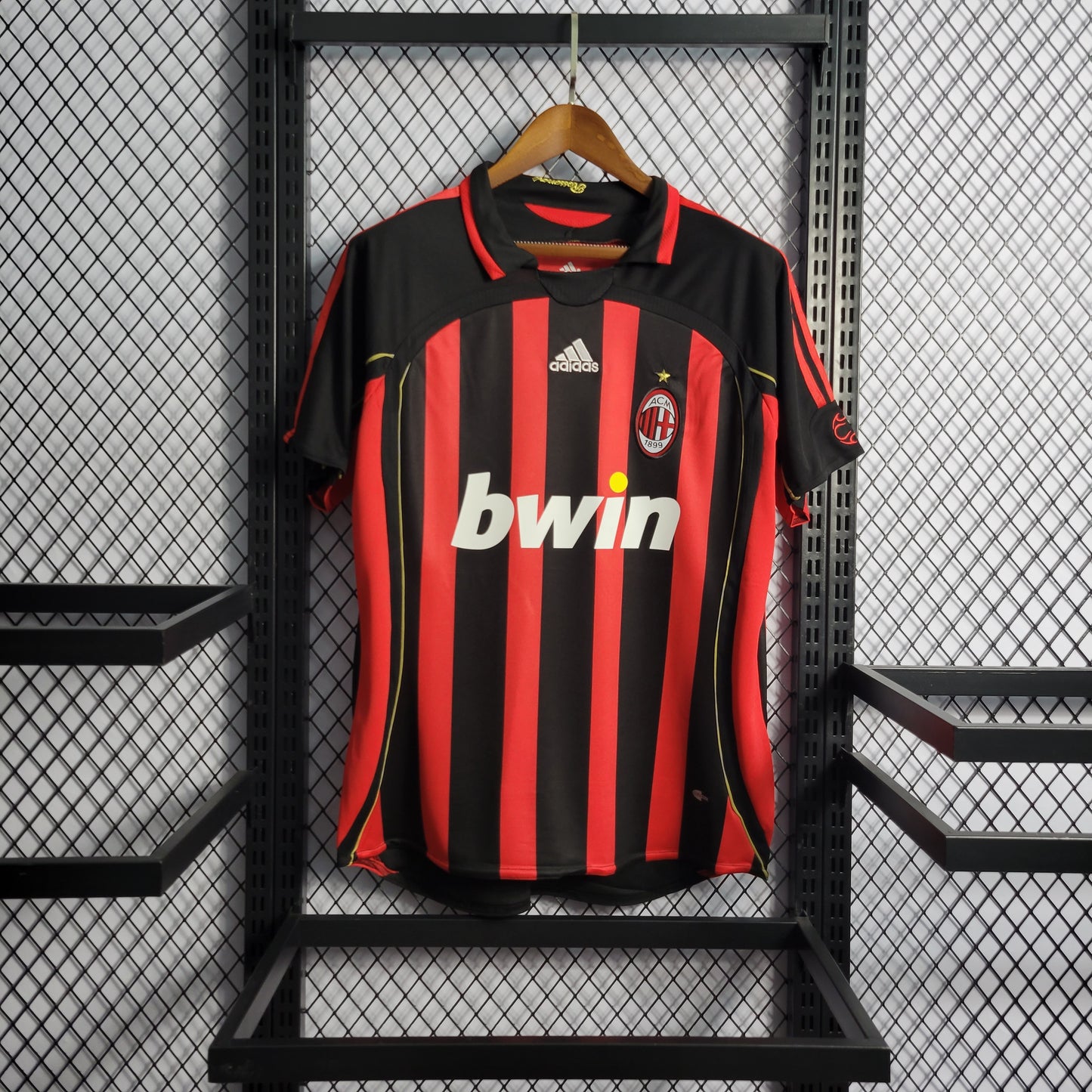 Milan Retro Home 06/07