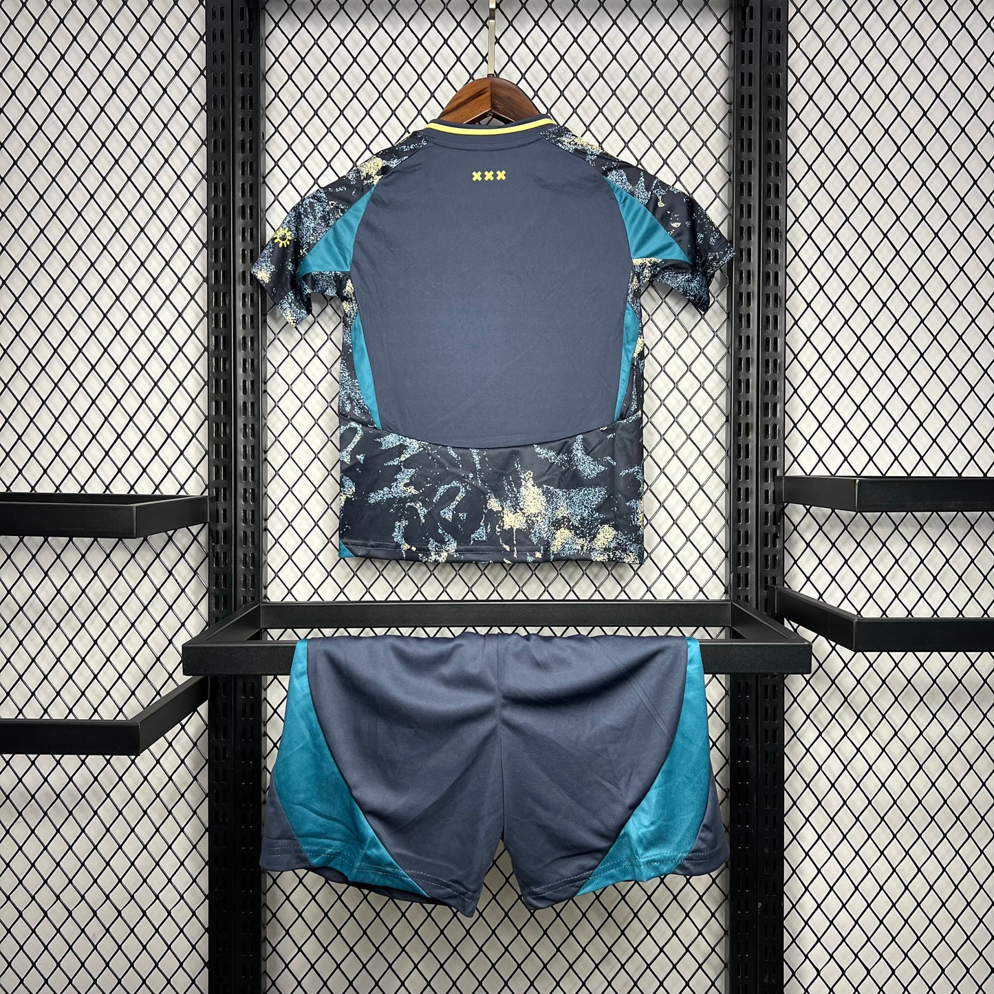 Kit Bambino/Ragazzo Ajax Seconda 23/24