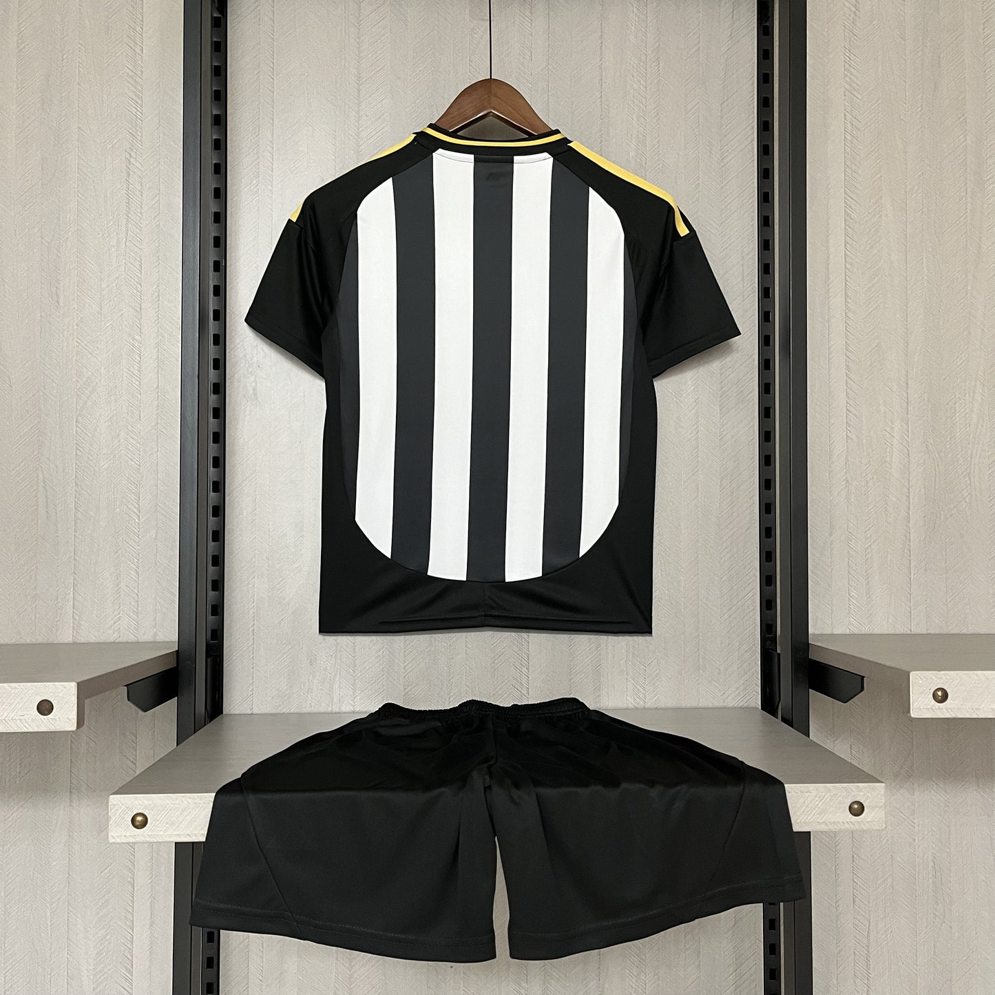 Kit Bambino/Ragazzo Atlético Mineiro Prima  25/26
