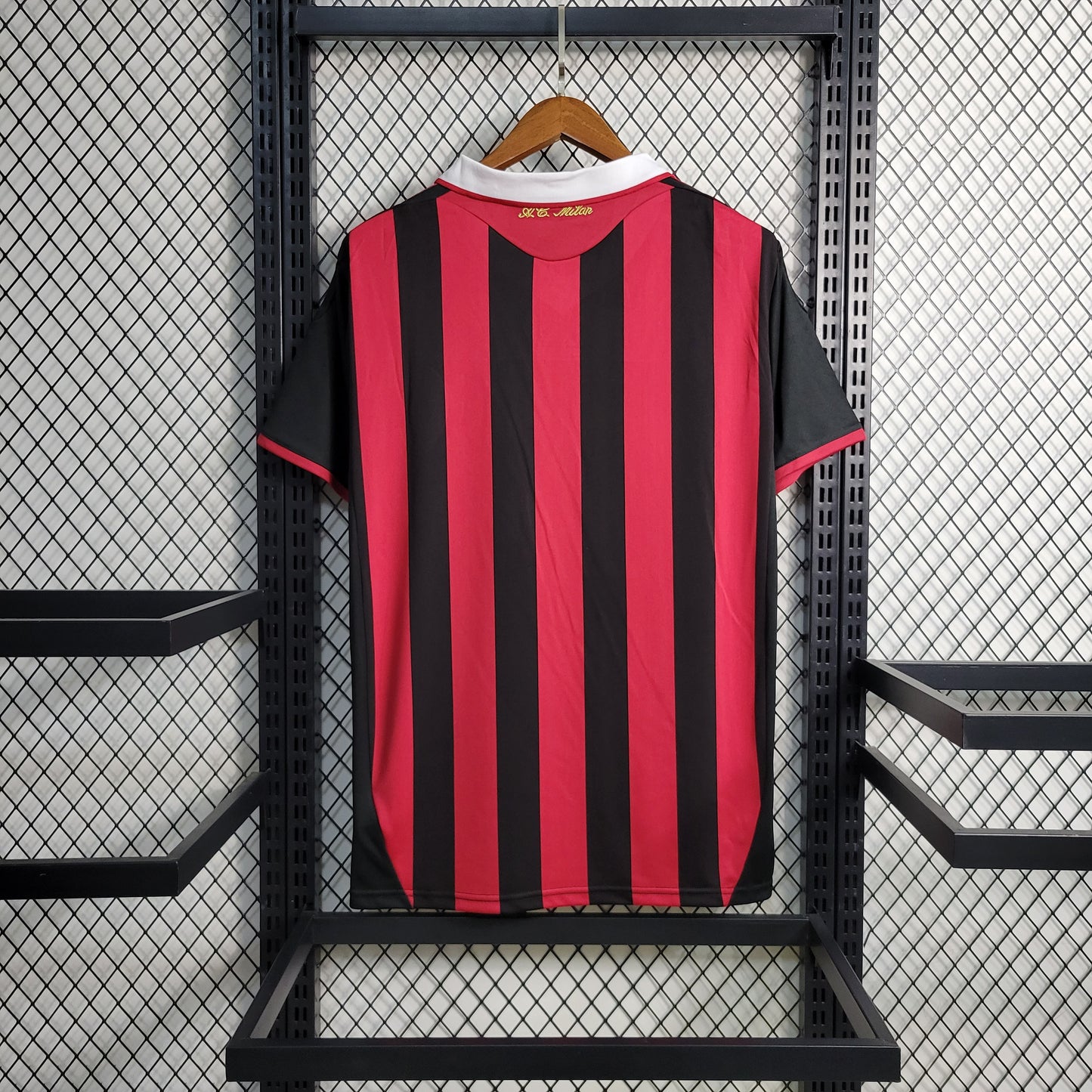 Milan Retro Home 09/10