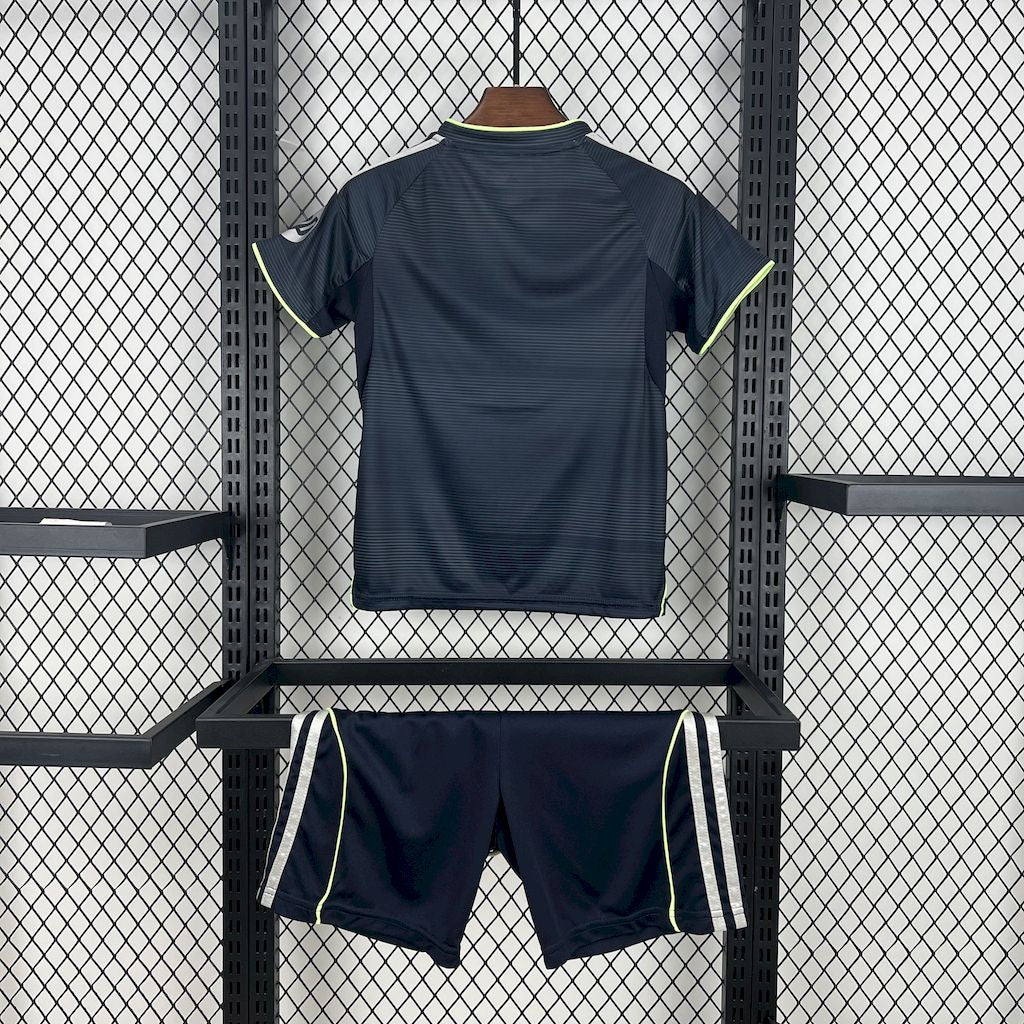 Kit Bambino/Ragazzo Real Madrid Seconda 25/26